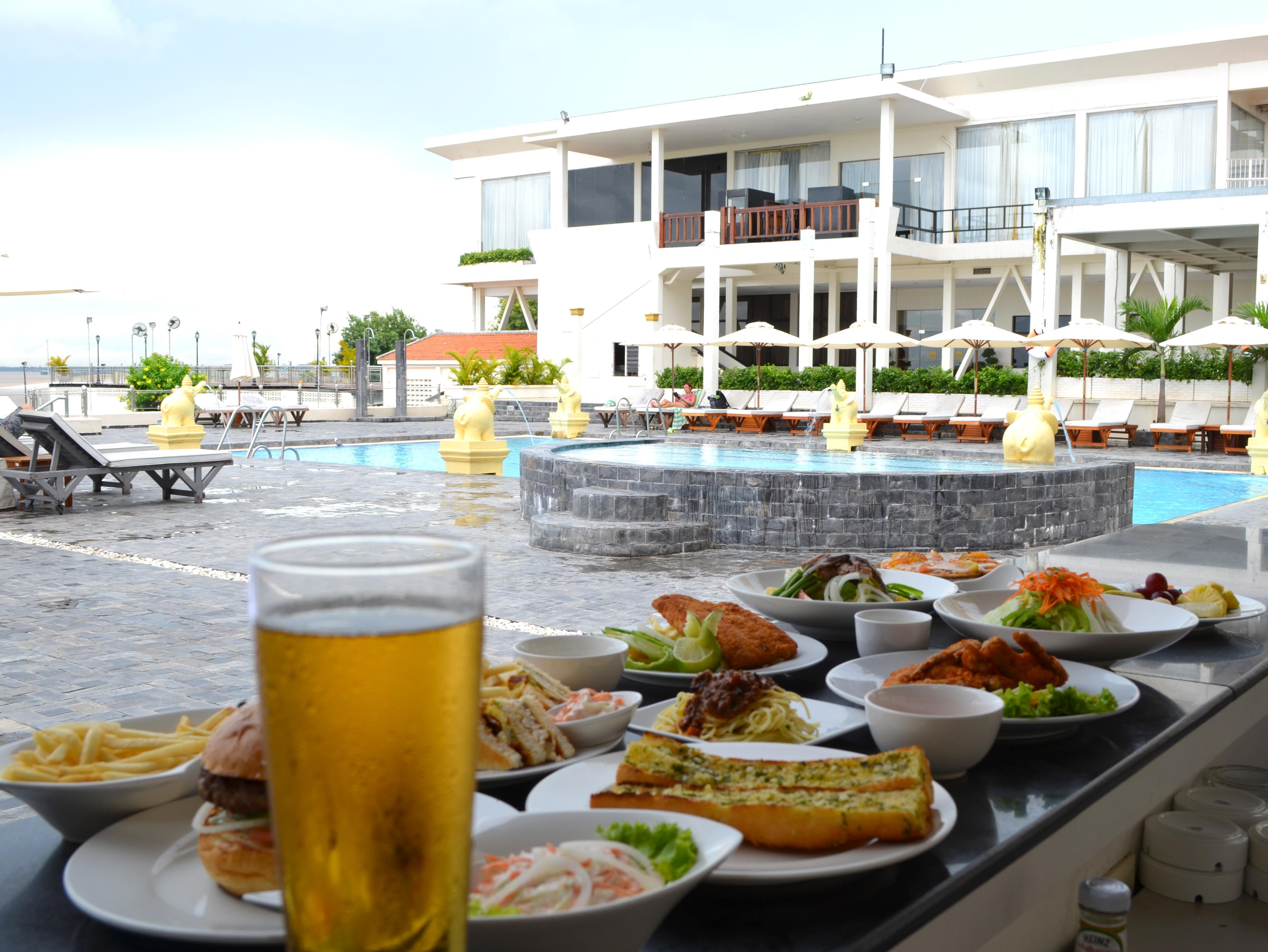 Hotel Cambodiana Phnom Penh Exterior foto